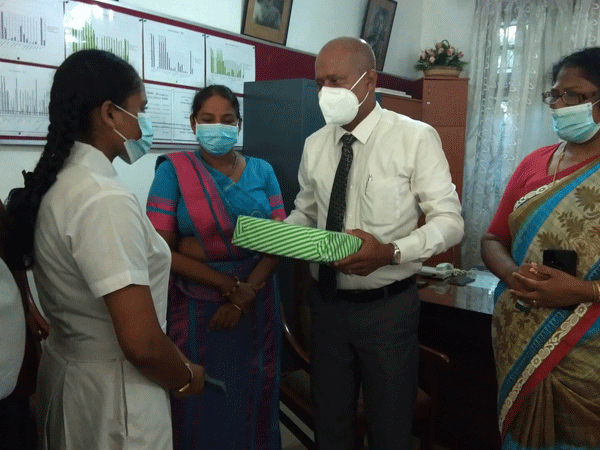 චමල්කා සෙව්මිණි දියණිය කොළඹ මහ දිසාපතිතුමන්ගේ ඇගයුමට