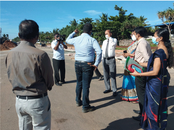 Marine Drive (මුහුදුබඩ මාර්ග) ව්‍යෘපෘතියේ ඉදිකිරීම් කටයුතු කොළඹ දිස්ත්‍රික් ලේකම්තුමාගේ නීරීක්ෂණයට