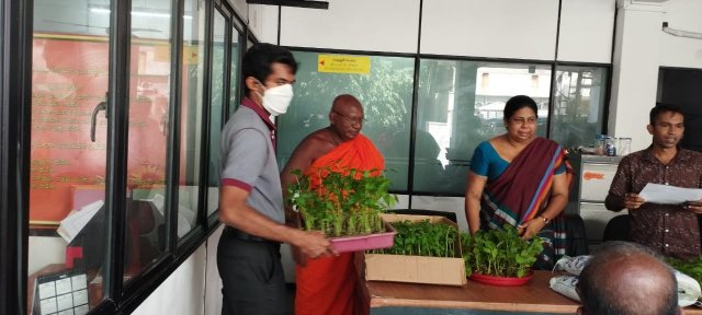 happy green ව්‍යාපෘතිය යටතේ එලවළු පැළ සහ පොහොර බෙදාදීම