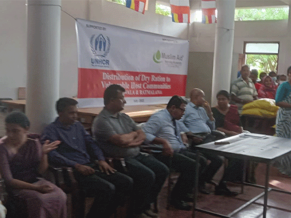 Muslim Aid ආයතනයේ අනුග්‍රහයෙන් වියළි සලාක බෙදාදීමේ වැඩසටහනක් 