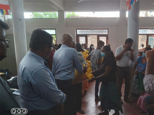 Muslim Aid ආයතනයේ අනුග්‍රහයෙන් වියළි සලාක බෙදාදීමේ වැඩසටහනක් 